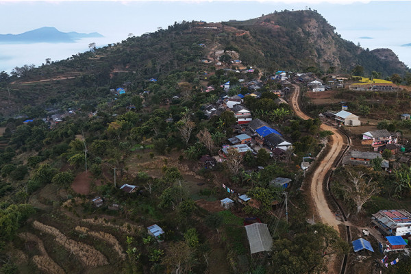 मनमोहक तनहुँको दुबुङ गाउँ