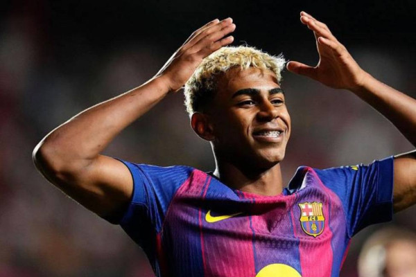 यमालको करिअरकै पहिलो ह्याट्रिकमा बार्सिलोनाको जित